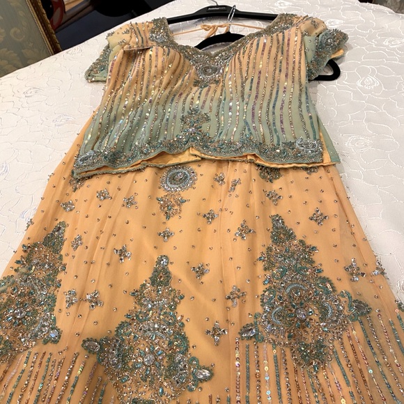 Sari dress heavily beaded - Picture 1 of 16